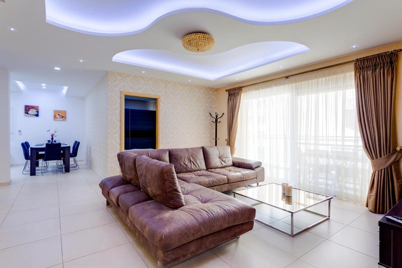 Luxury Apt W/ Side Seaviews And Pool, Top Location Sliema Extérieur photo