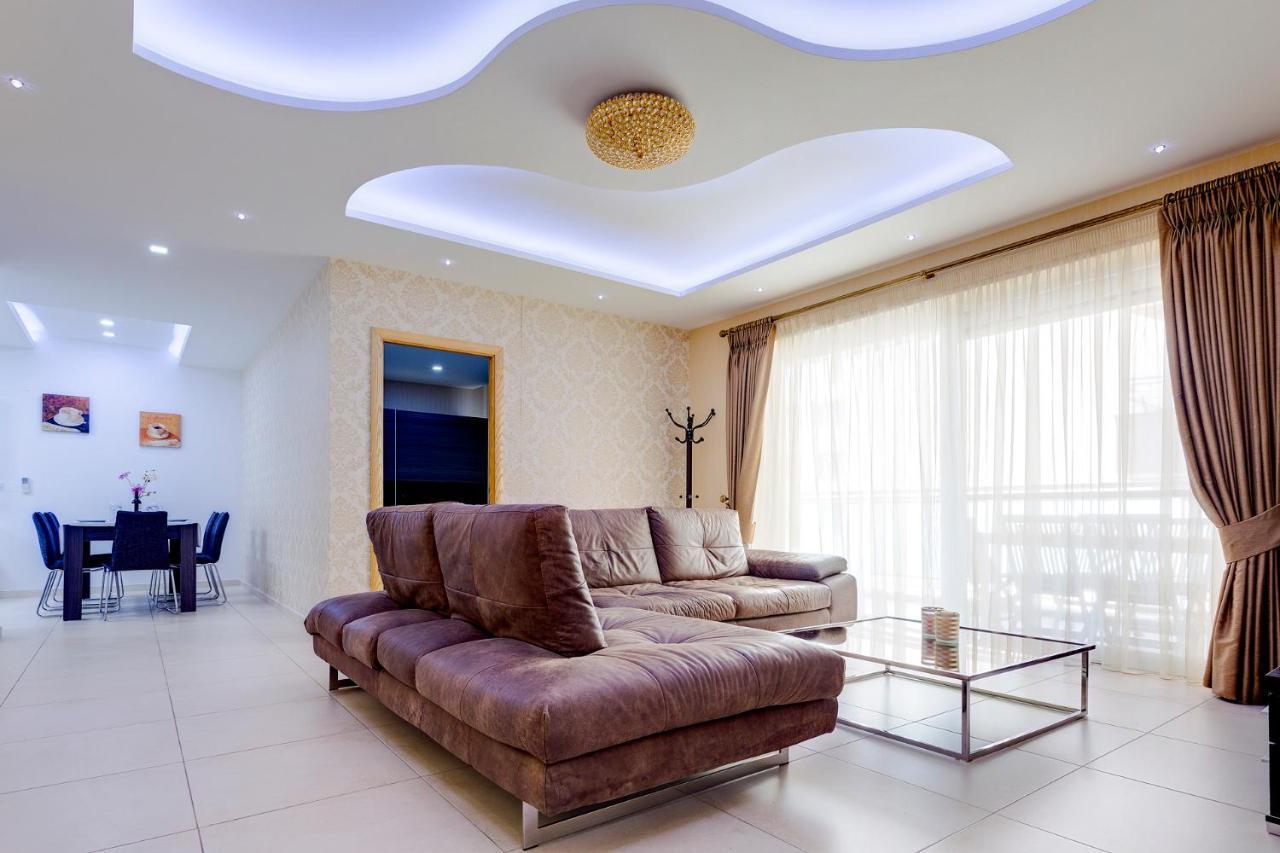 Luxury Apt W/ Side Seaviews And Pool, Top Location Sliema Extérieur photo