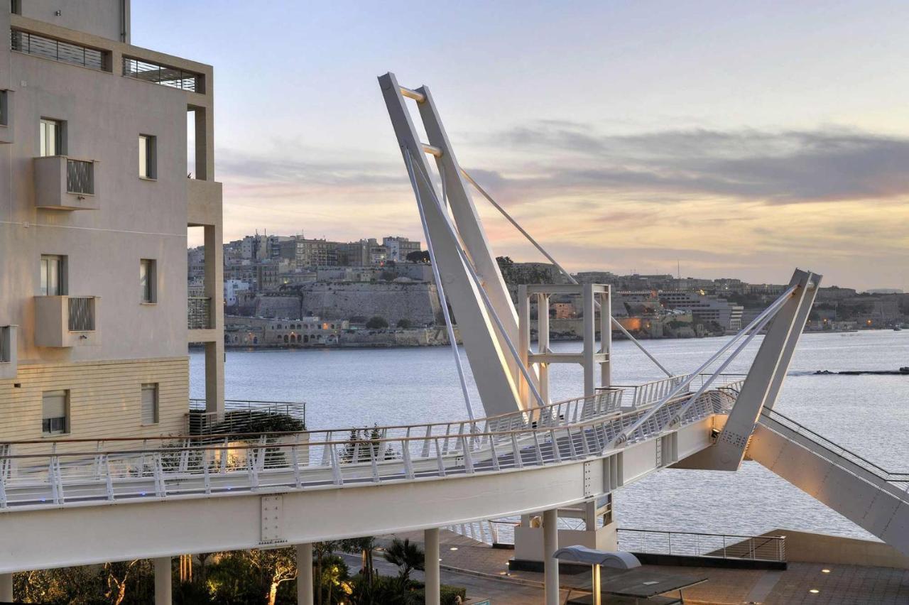 Luxury Apt W/ Side Seaviews And Pool, Top Location Sliema Extérieur photo